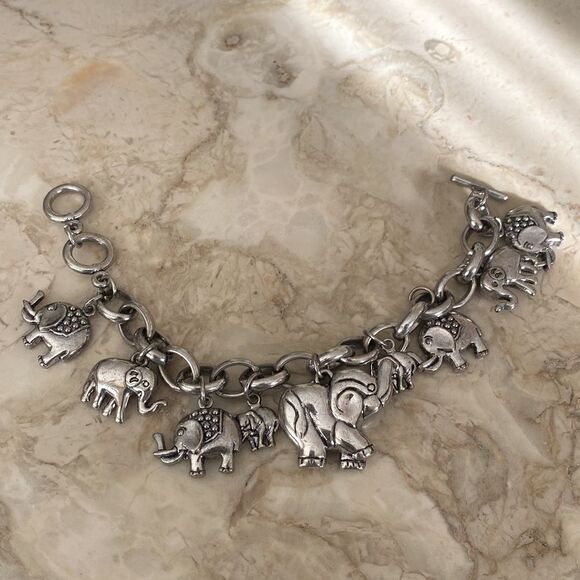 Chunky Oval Link Silver Tone Elephant Toggle Charm Bracelet - Picture 2 of 4